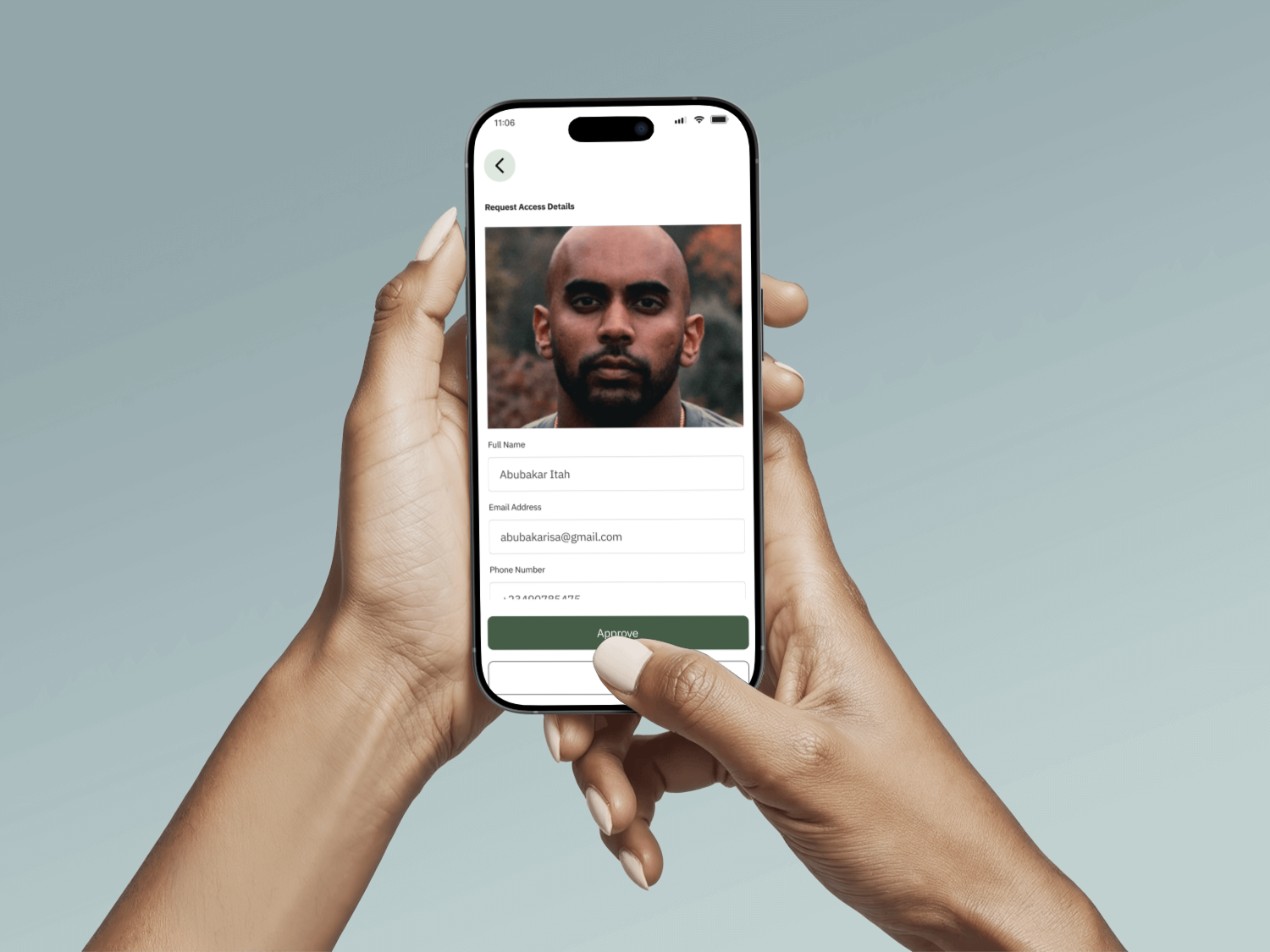 hand and iphone 16 pro